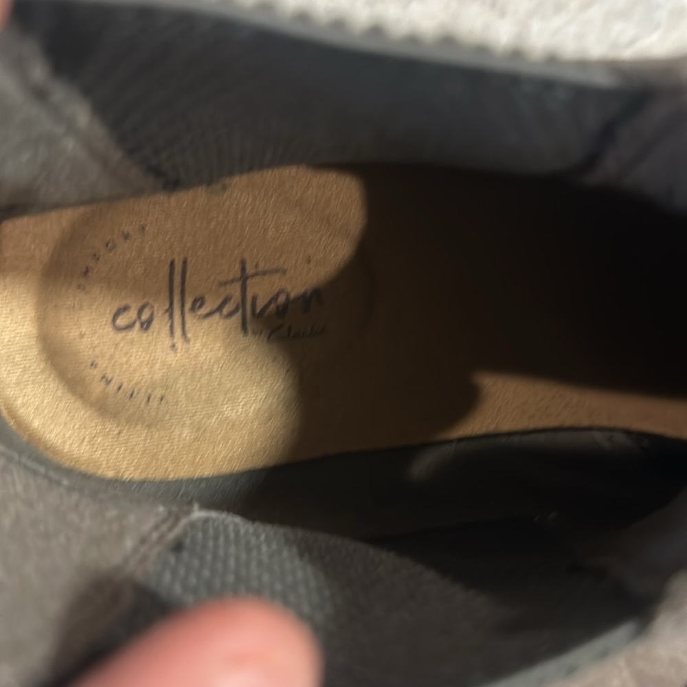 Clark’s grey suede boots - Picture 4 of 6